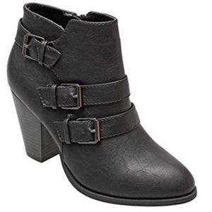 Forever Link Camila-64 Black Women's Buckle Strap Block Heel Ankle Booties 9